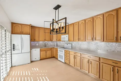 2911 Sw 22nd Circle Delray Beach FL 33445