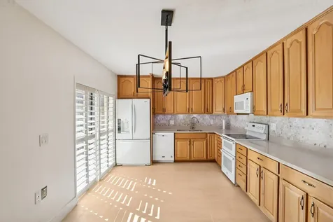 2911 Sw 22nd Circle Delray Beach FL 33445