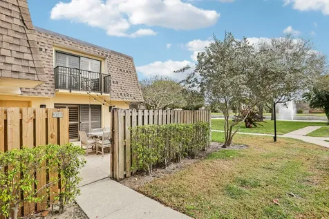 2911 Sw 22nd Circle Delray Beach FL 33445