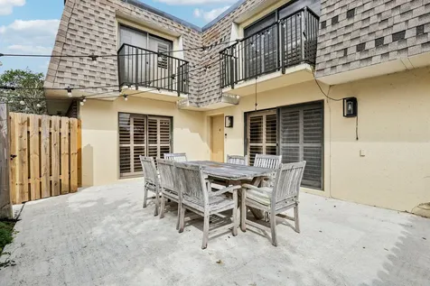 2911 Sw 22nd Circle Delray Beach FL 33445