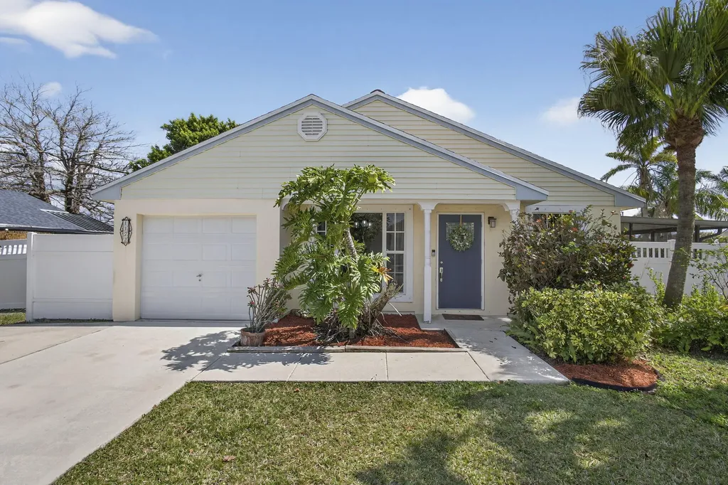 1172 Grandview Circle Royal Palm Beach FL 33411