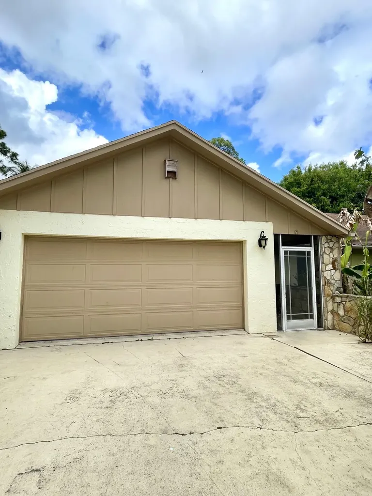 6685 Lakeside Road West Palm Beach FL 33411