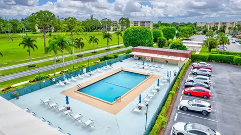 3661 Via Poinciana Lake Worth FL 33467