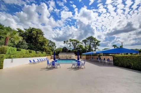 3661 Via Poinciana Lake Worth FL 33467