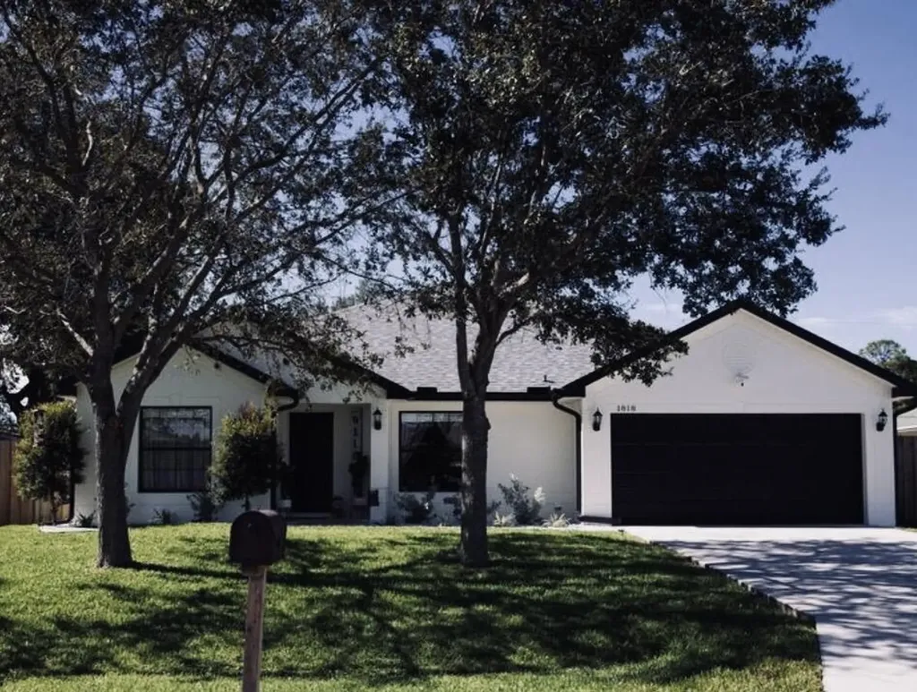 1818 Sw Notre Dame Avenue Port Saint Lucie FL 34953