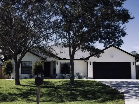 1818 Sw Notre Dame Avenue Port Saint Lucie FL 34953