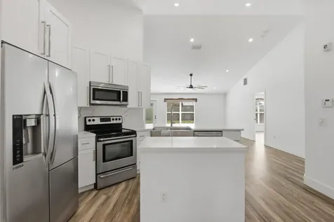 1818 Sw Notre Dame Avenue Port Saint Lucie FL 34953