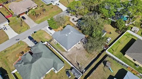 1818 Sw Notre Dame Avenue Port Saint Lucie FL 34953