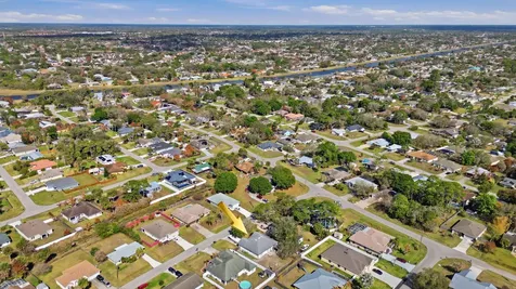 1818 Sw Notre Dame Avenue Port Saint Lucie FL 34953