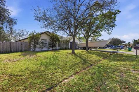 1818 Sw Notre Dame Avenue Port Saint Lucie FL 34953
