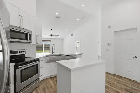 1818 Sw Notre Dame Avenue Port Saint Lucie FL 34953