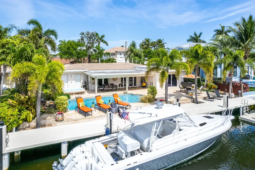 2330 NE 48th Street Lighthouse Point FL 33064