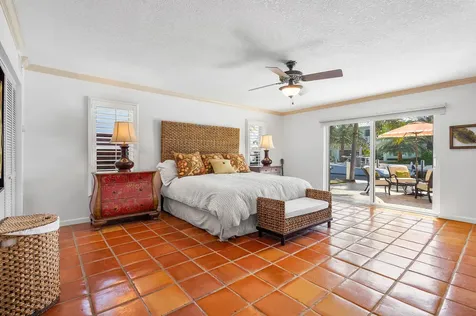 2330 NE 48th Street Lighthouse Point FL 33064
