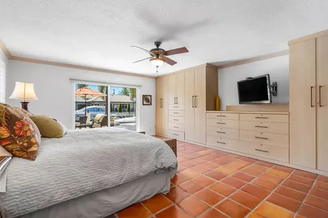 2330 NE 48th Street Lighthouse Point FL 33064