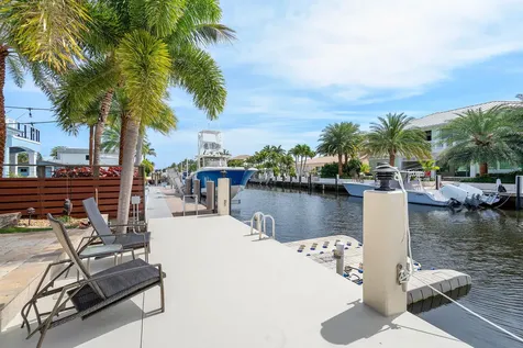 2330 NE 48th Street Lighthouse Point FL 33064