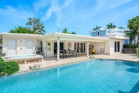2330 NE 48th Street Lighthouse Point FL 33064
