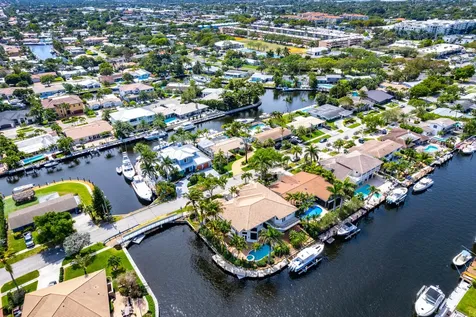2330 NE 48th Street Lighthouse Point FL 33064