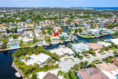 2330 NE 48th Street Lighthouse Point FL 33064