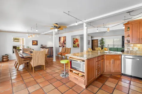 2330 NE 48th Street Lighthouse Point FL 33064