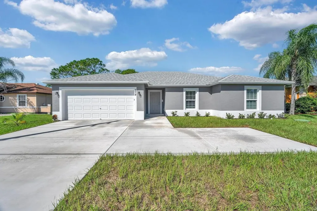 574 NW Bayshore Boulevard Port Saint Lucie FL 34983