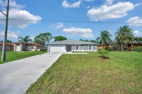 574 NW Bayshore Boulevard Port Saint Lucie FL 34983