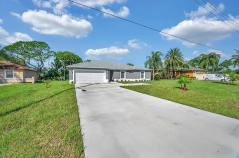 574 NW Bayshore Boulevard Port Saint Lucie FL 34983