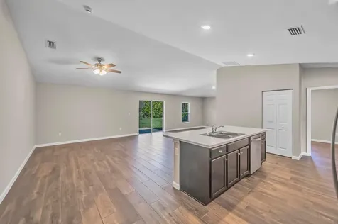 574 NW Bayshore Boulevard Port Saint Lucie FL 34983
