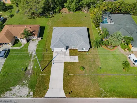 574 NW Bayshore Boulevard Port Saint Lucie FL 34983