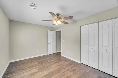 574 NW Bayshore Boulevard Port Saint Lucie FL 34983
