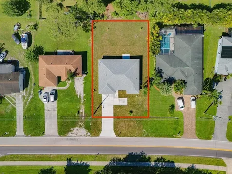 574 NW Bayshore Boulevard Port Saint Lucie FL 34983