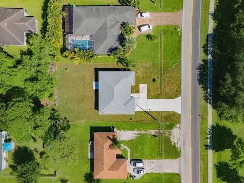 574 NW Bayshore Boulevard Port Saint Lucie FL 34983