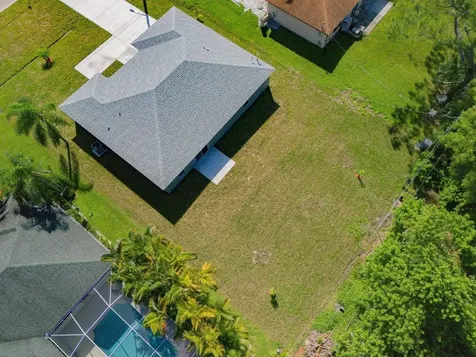 574 NW Bayshore Boulevard Port Saint Lucie FL 34983