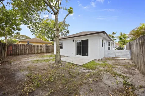 5664 Boynton Crescent Boynton Beach FL 33437