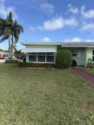 211 Country Lane Boynton Beach FL 33435