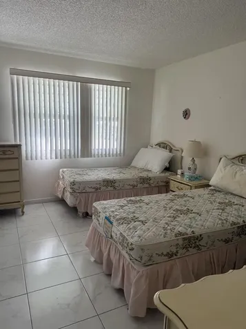 211 Country Lane Boynton Beach FL 33435