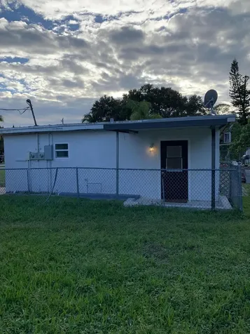 4671 Sunset Lane West Palm Beach FL 33415