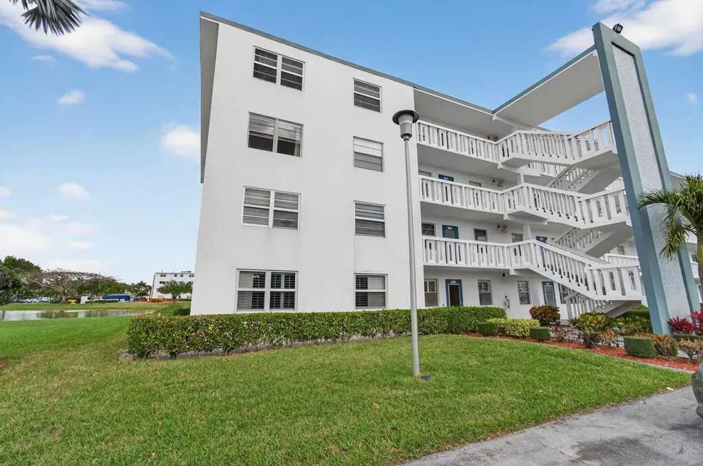 2054 Exeter C Boca Raton FL 33434