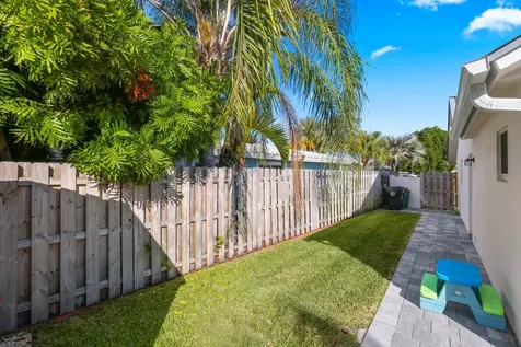 4141 Ne 22nd Terrace Lighthouse Point FL 33064