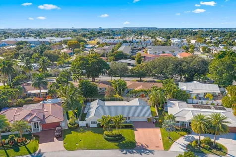 4141 Ne 22nd Terrace Lighthouse Point FL 33064