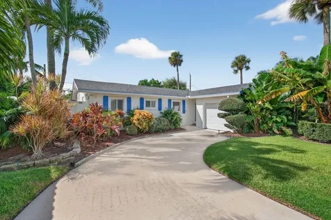 802 Mallard Drive Delray Beach FL 33444