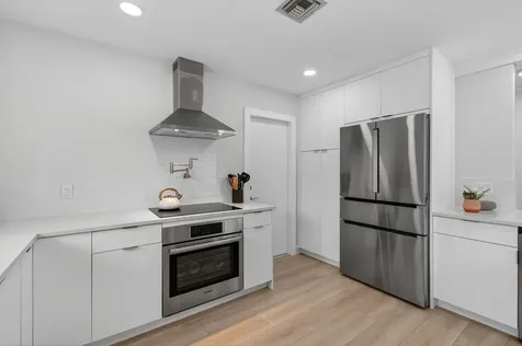 802 Mallard Drive Delray Beach FL 33444