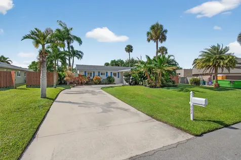802 Mallard Drive Delray Beach FL 33444