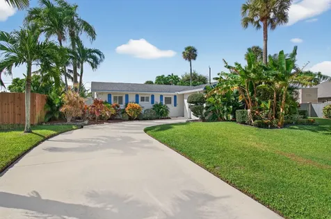 802 Mallard Drive Delray Beach FL 33444