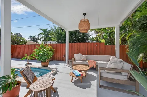 802 Mallard Drive Delray Beach FL 33444
