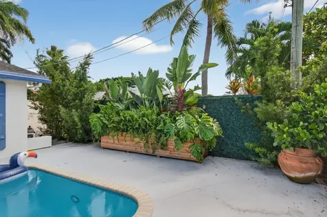 802 Mallard Drive Delray Beach FL 33444