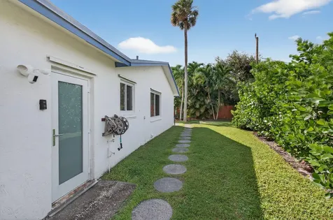 802 Mallard Drive Delray Beach FL 33444