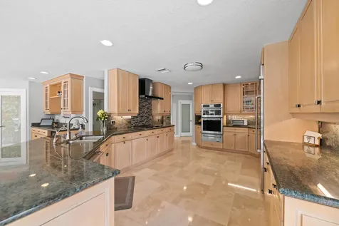 2600 Ne 33rd Street Lighthouse Point FL 33064
