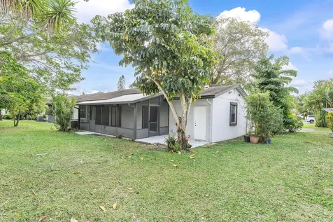 107 Conaskonk Circle Royal Palm Beach FL 33411