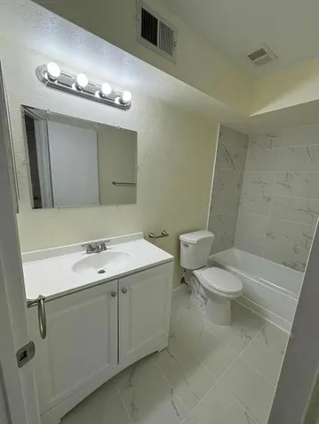2796 S University Drive Davie FL 33328