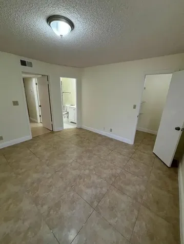 2796 S University Drive Davie FL 33328